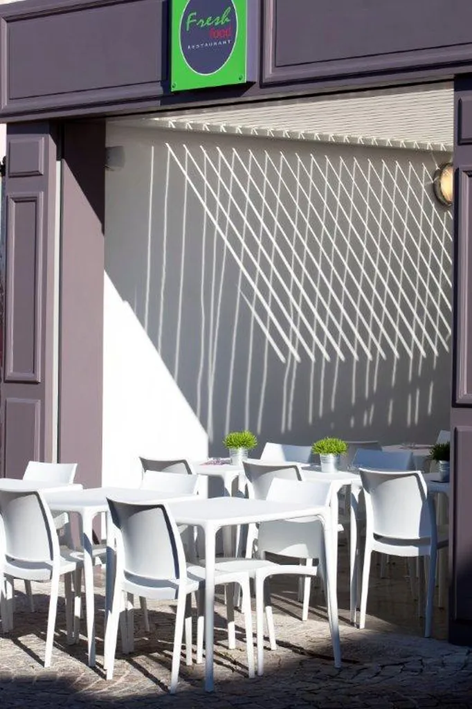 Terrasse - Aménagement du restaurant Fresh Food à Salon-de-Provence