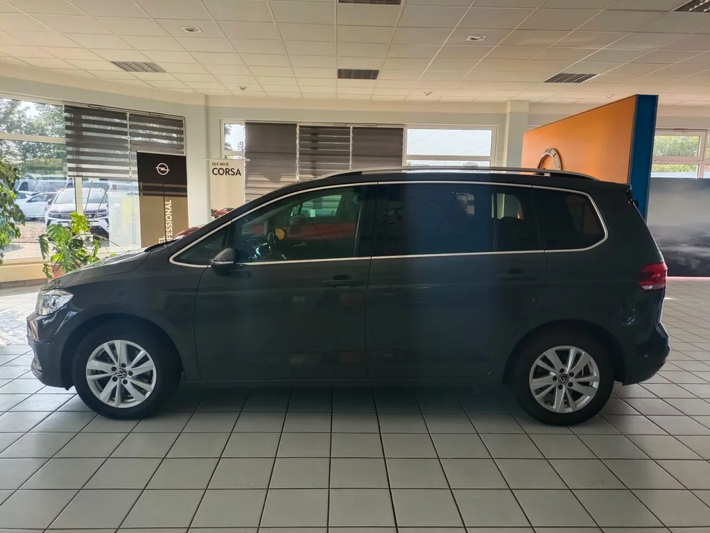 VW Touran familial import Allemagne par Asphalte Diffusion avec garantie Volkswagen 12 mois