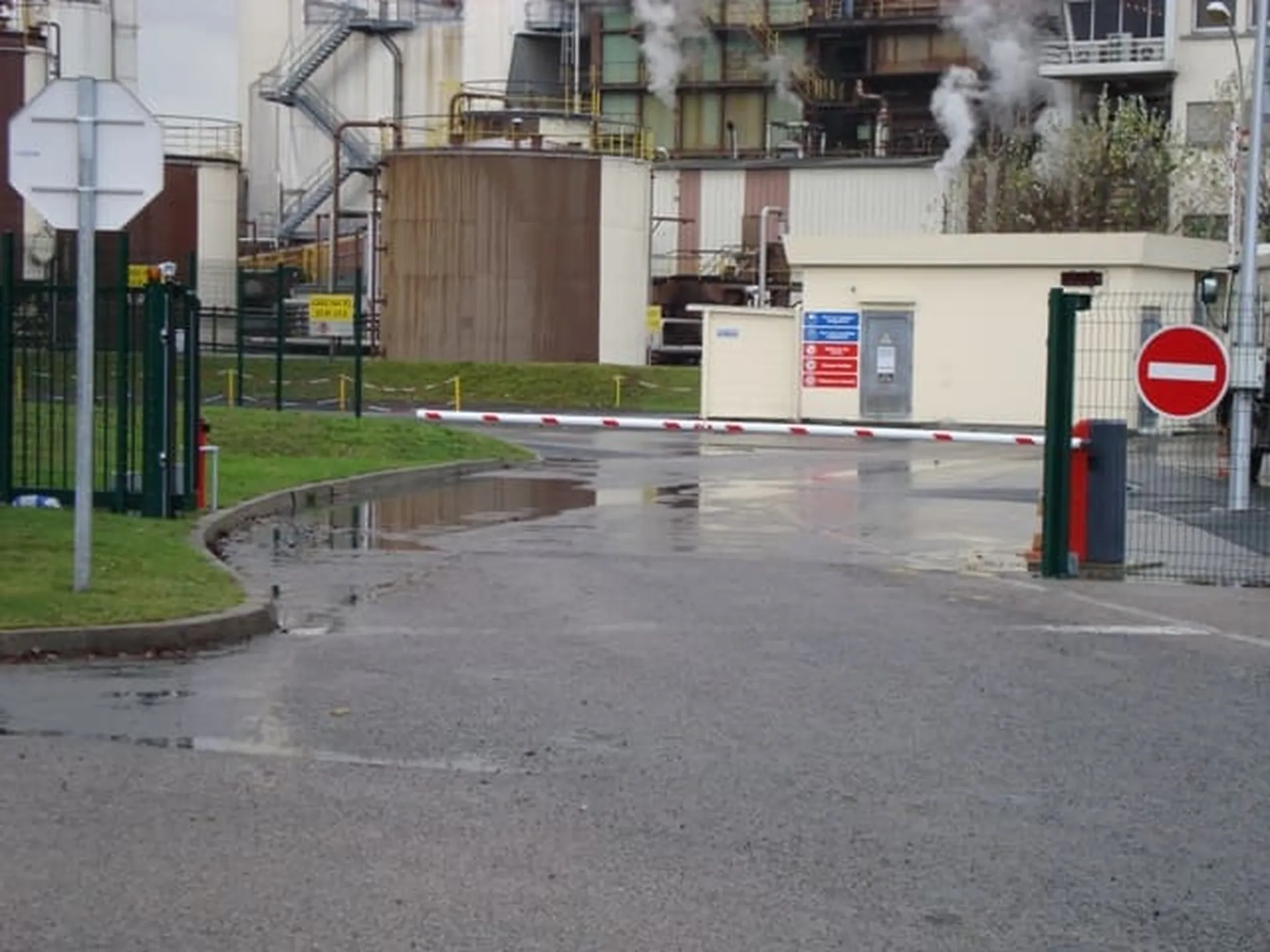 Installation de Systèmes de Contrôle accès barre levante, Bornes Automatiques et Tourniquets à Rouen et sa région ou agglomération en Seine-Maritime 76