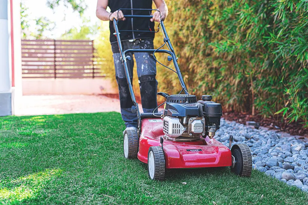 Quelles solutions pour entretenir son gazon et jardin près de Sanary sur mer dans le Var ?