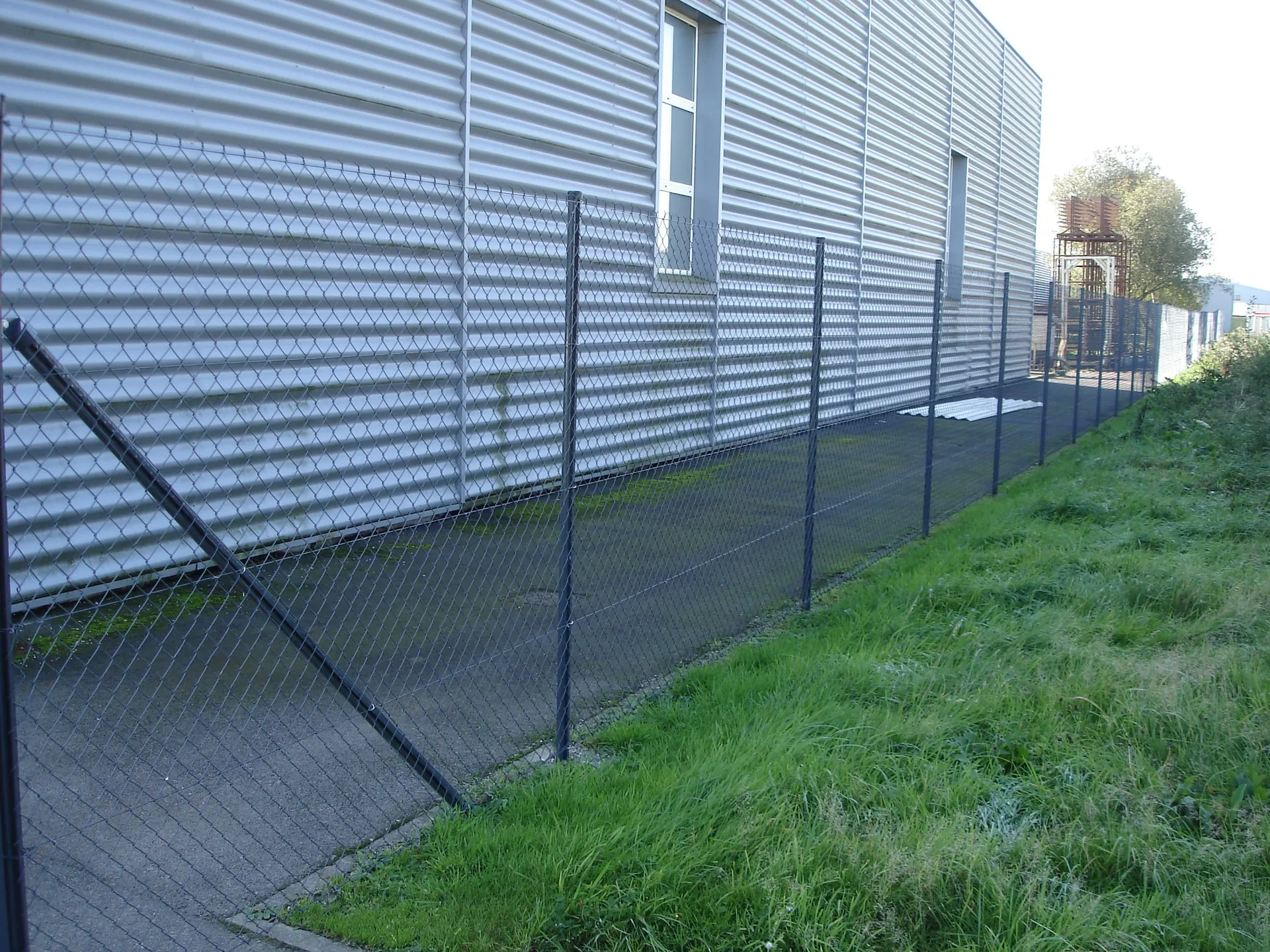 Installation de Clôture grillagée simple torsion pour professionnelle, Panneaux soudés et Clôtures de délimitation à Octeville-sur-Mer en Seine-Maritime 76 et ses Alentours