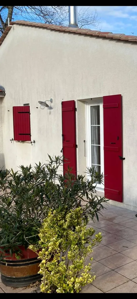 Volets battants en aluminium isolé sur la commune de Castelnau de Médoc, proche de Bordeaux