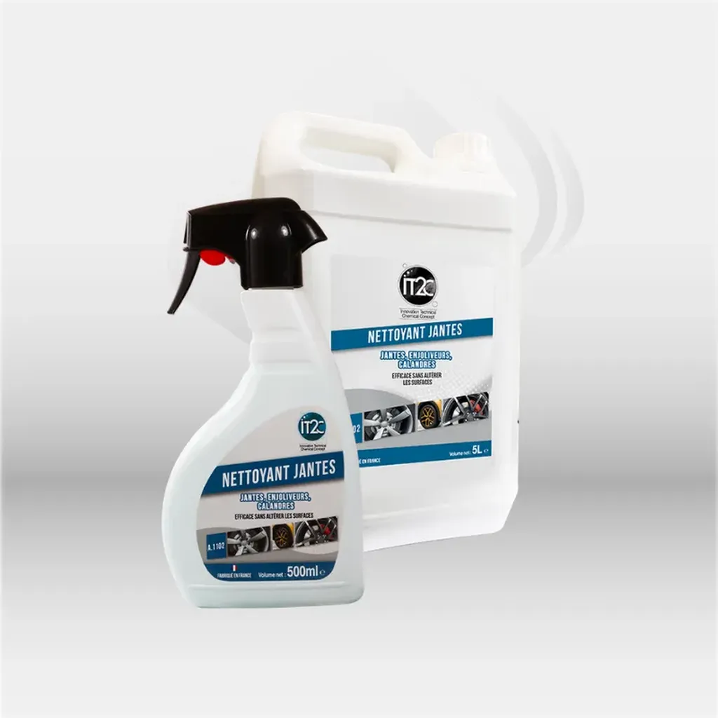Nettoyant jantes IT2C 500ml utilisé pour dégraissage et entretien des jantes automobiles en atelier professionnel à Mont-de-Marsan, Landes (40), Nouvelle-Aquitaine et disponible partout en France