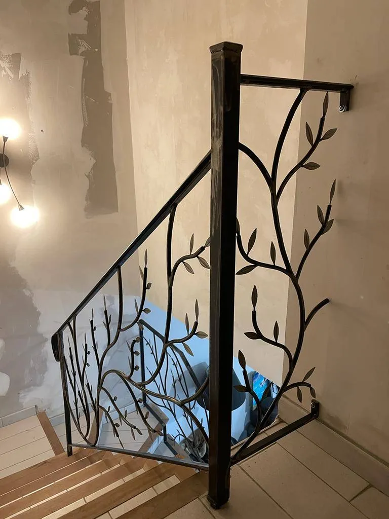 ferronnerie d'art rampe escalier sur mesure rognac