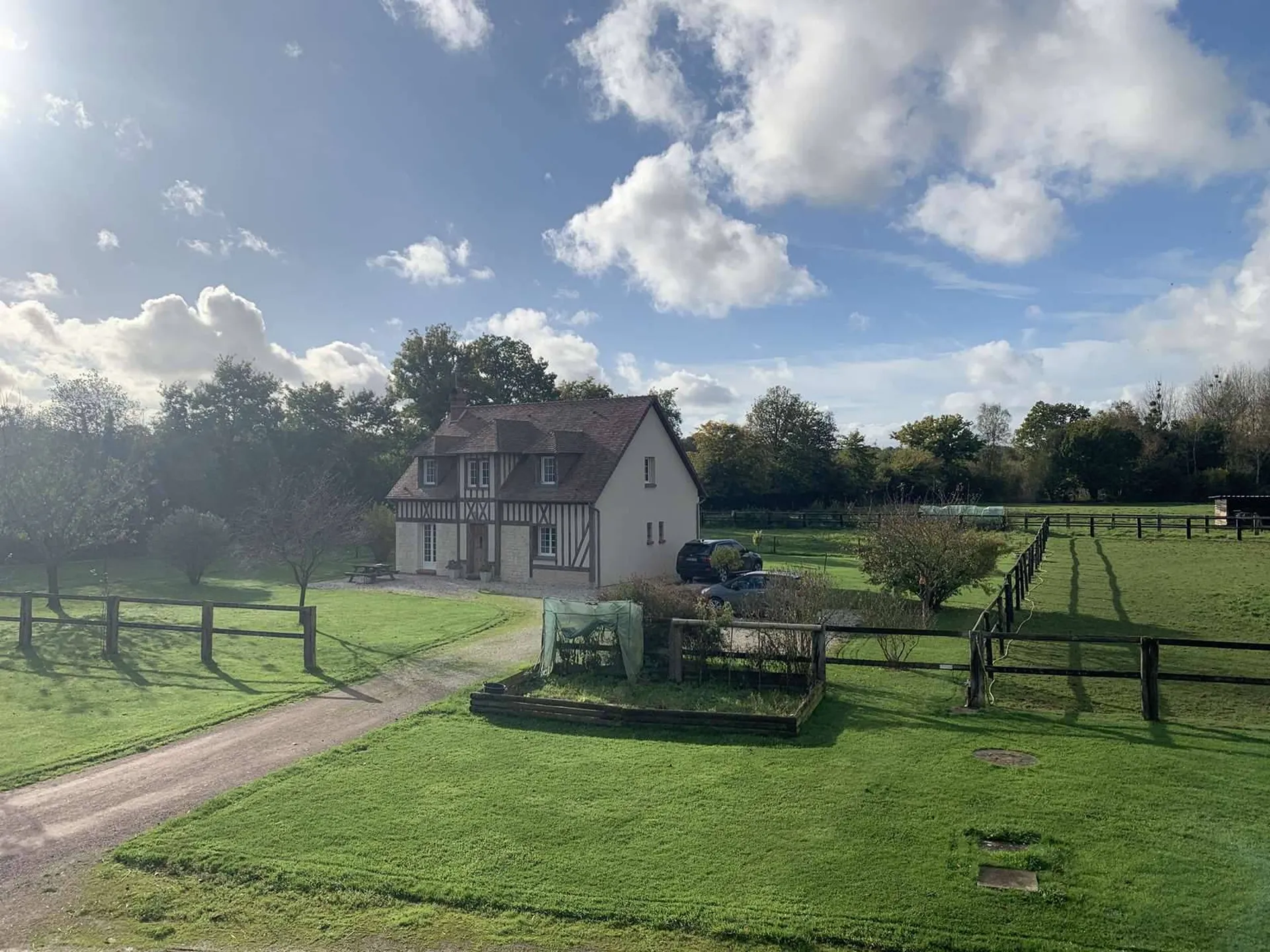 Achat, centre d'entrainement pour trotteurs sur environ 24 hectares