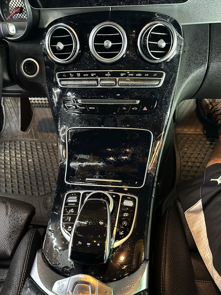 film de protection carrosserie PPF Lyon traitement céramique carrosserie traitement céramique des jantes Mercedes C43 AMG cabriolet 