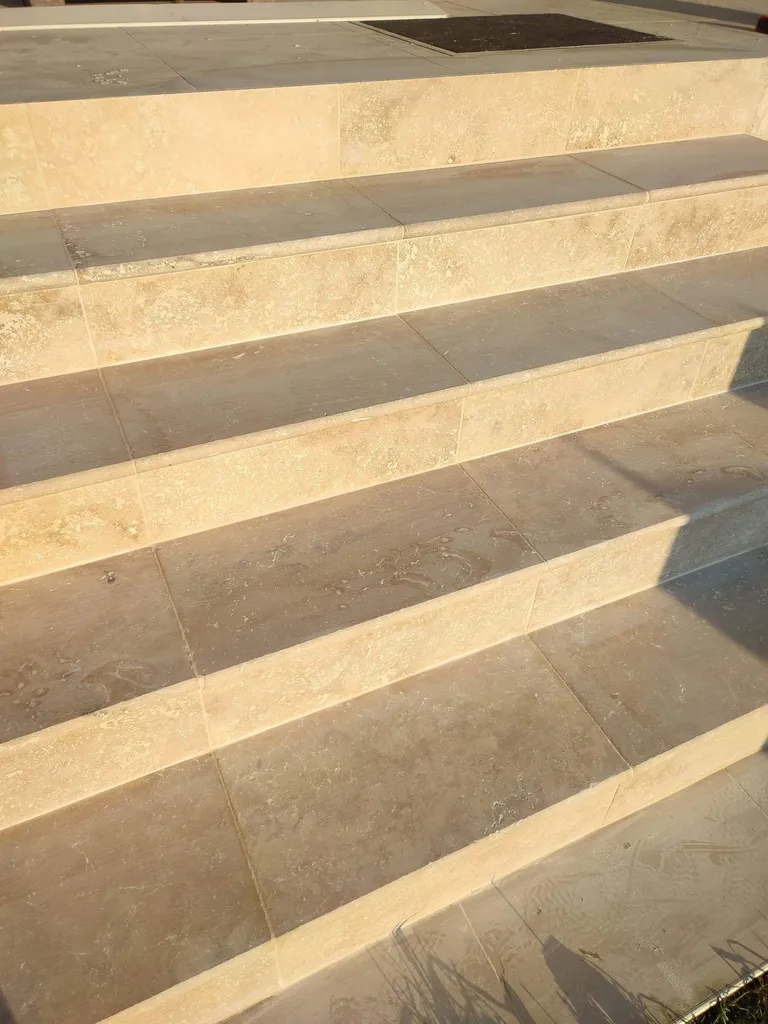 ESCALIER TRAVERTIN BEIGE 1er choix RUSTIC 