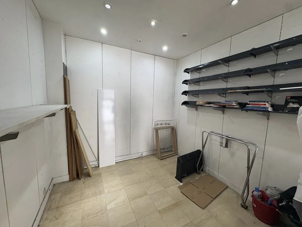Location - Boutique 31 m², Jourdain, Rue de Belleville 75020 PARIS