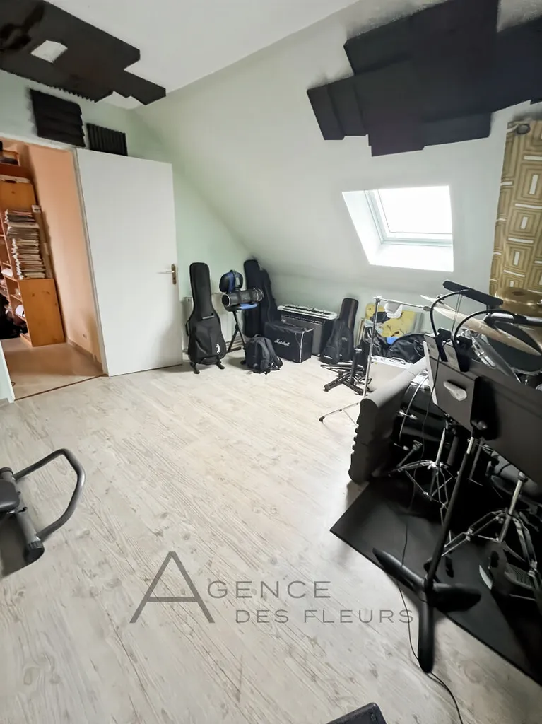 À vendre, beau pavillon lumineux de 154m² sur un terrain de 1000m² situé au Thuit de l'Oison