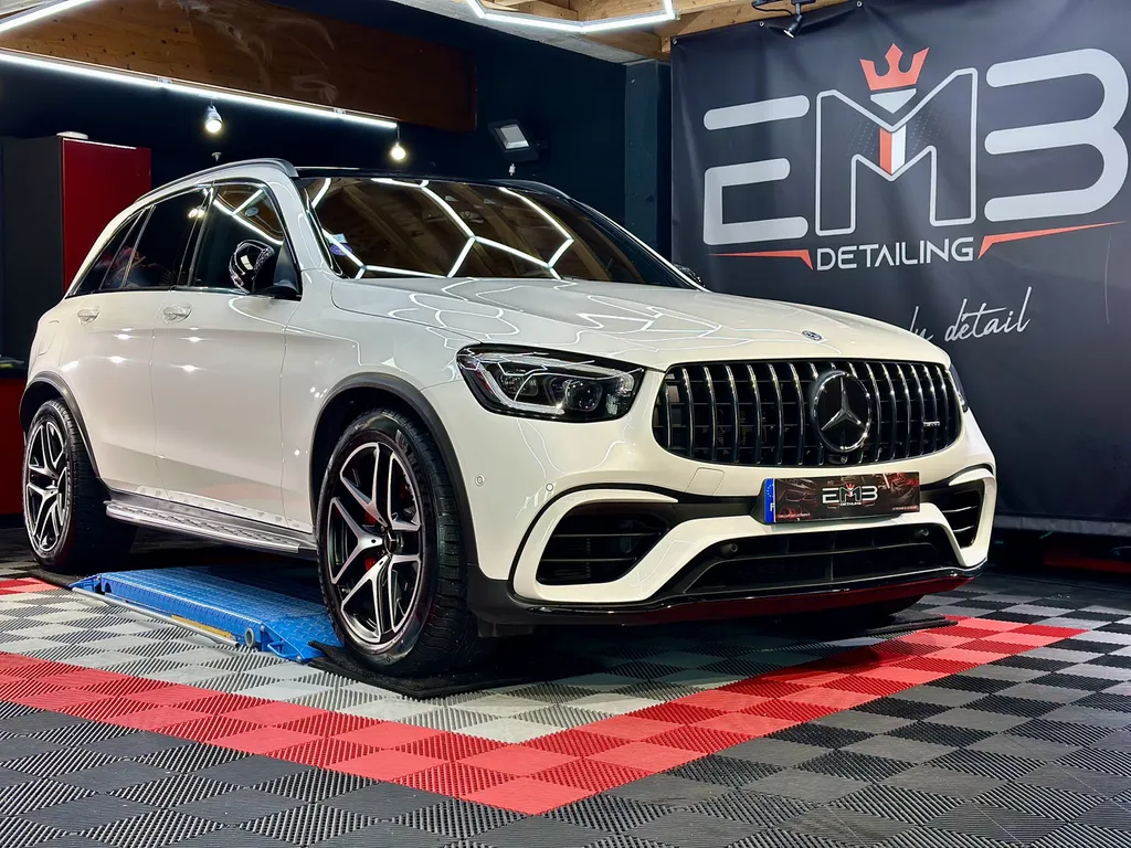 Traitement céramique auto lyon protection carrosserie Mercedes GLC 63 AMG
