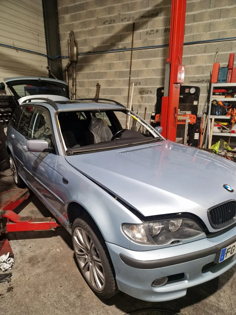 Remplacement vitrage automobile, pare-brise, vitre, lunette arrière, rétroviseur...
