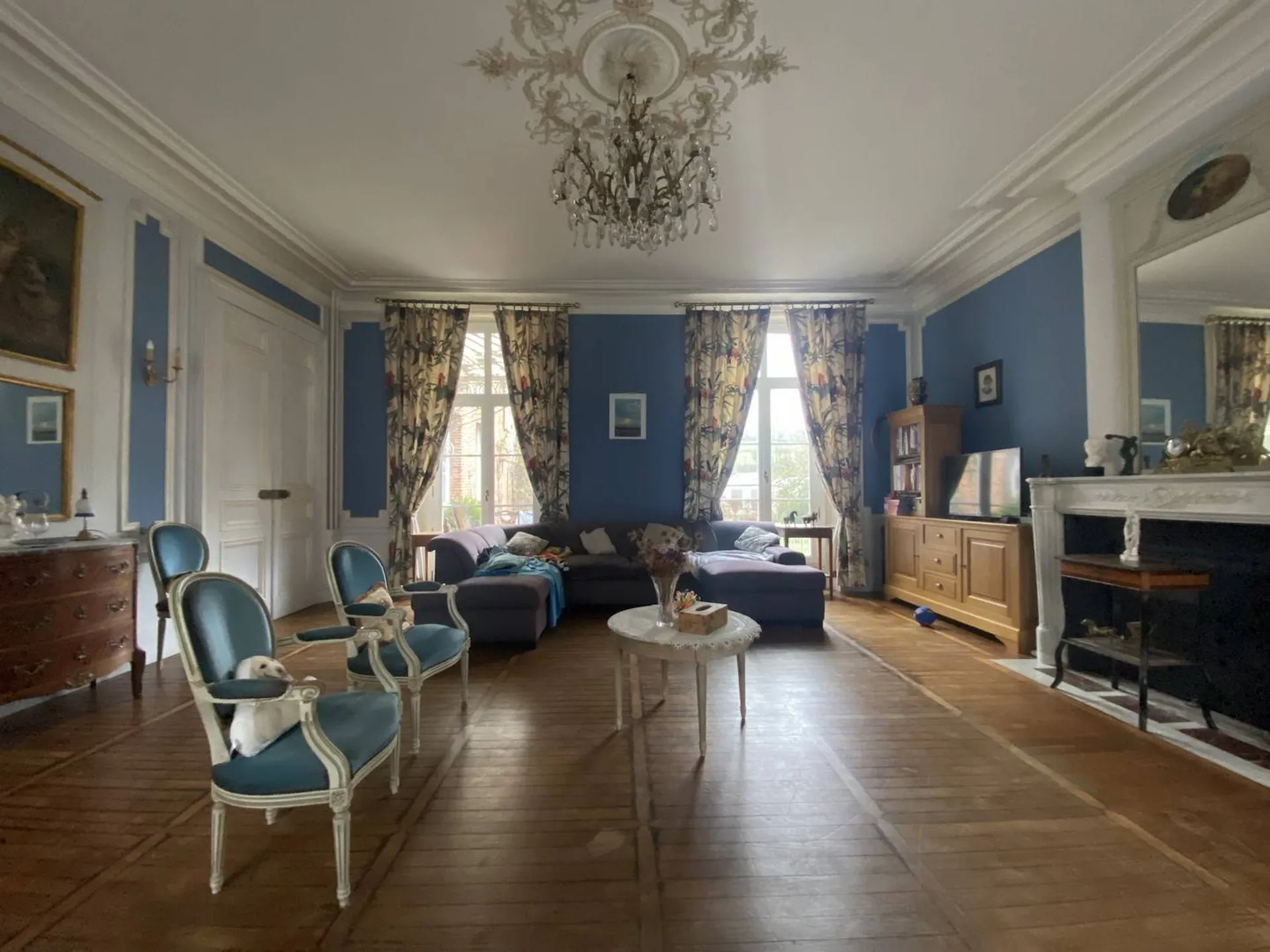 Vente propriété au bord de l'eau, grandes pièce volumineuses et lumineuses, avec un appartement avec chambre, pour réaliser des activités de gîtes ou chambres d'hôtes, Normandie (76).