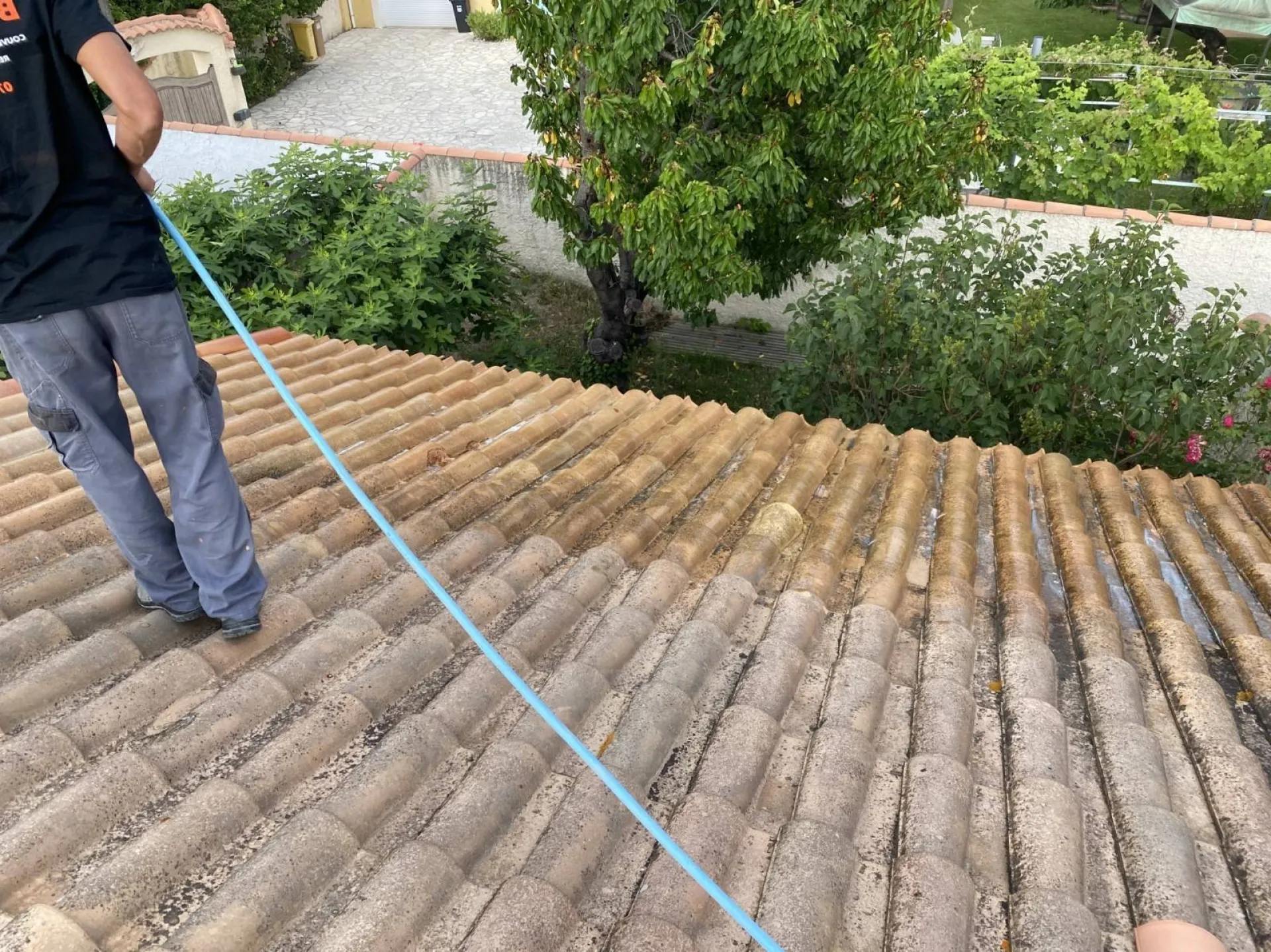 application de produit sur tuiles terre cuite sur aix en provence