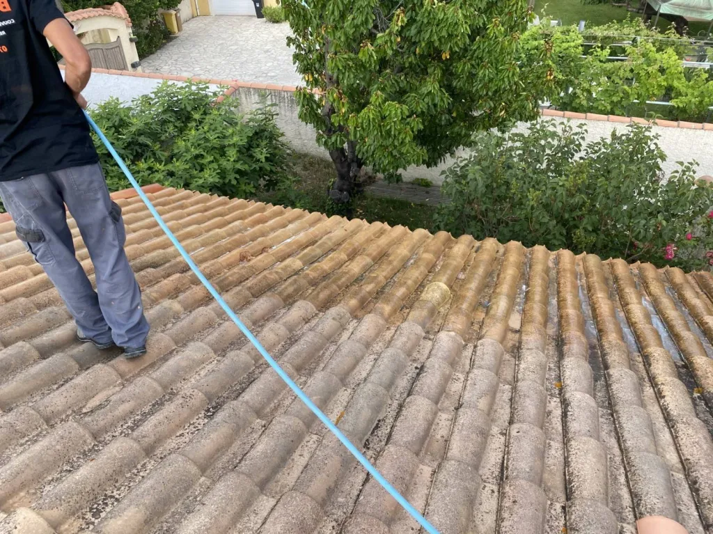 application de produit sur tuiles terre cuite sur aix en provence