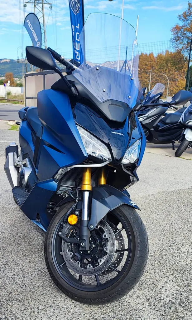 HONDA FORZA 750 DU 05/2024 AVEC 510 KM.