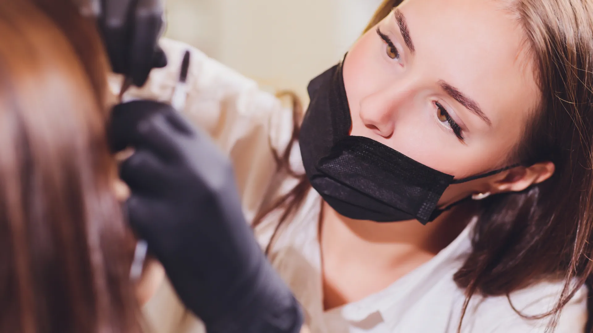 Restructuration des sourcils à lyon 