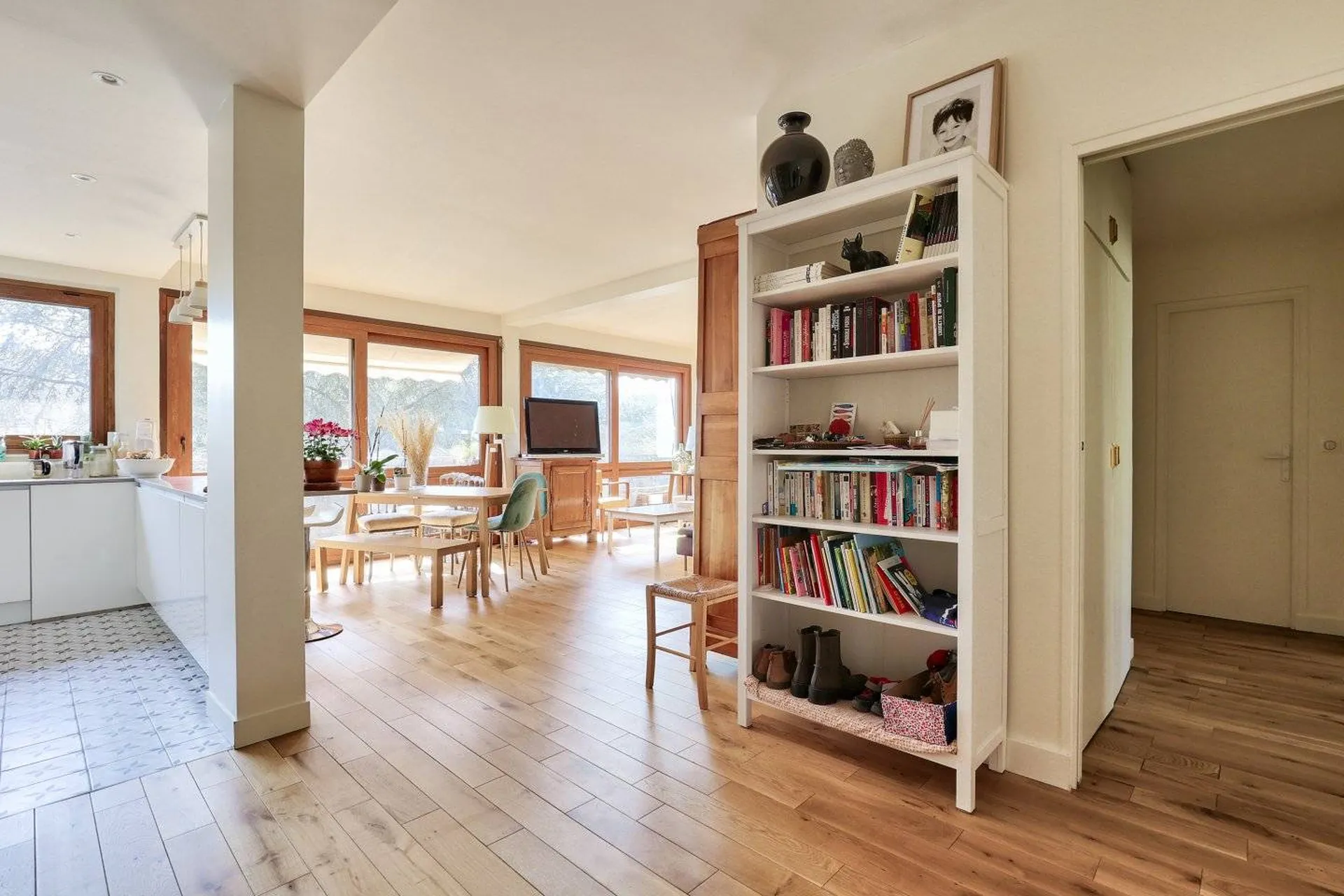 A vendre 4 pièces refait à neuf Résidence Elysée 2 La Celle Saint Cloud 78170