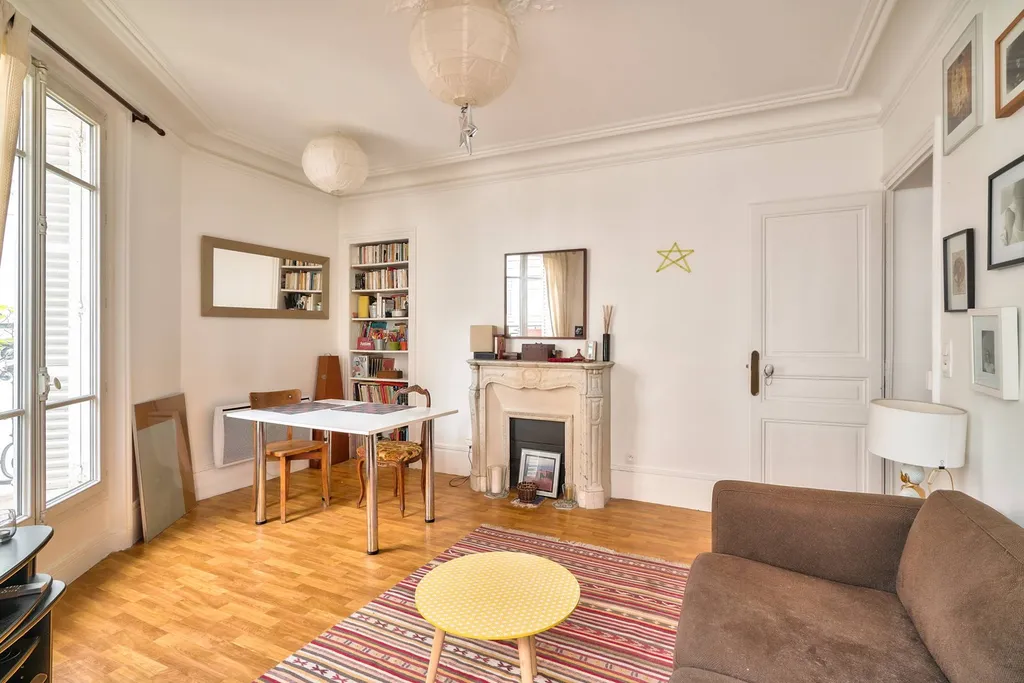 A vendre 4 pièces en parfait état aux Batignolles à Paris 75017