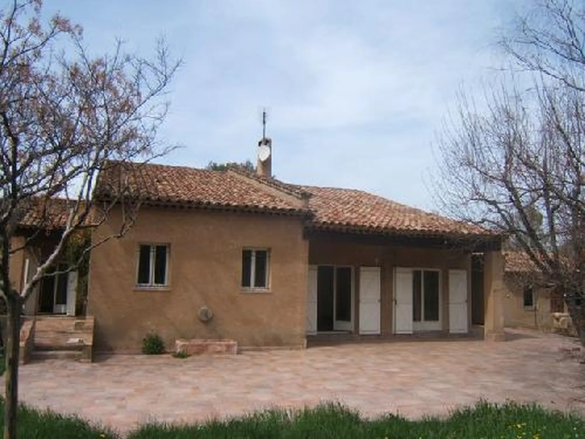 ROQUEVAIRE VENTE villa 6/7 roquevaire cadre champêtre avec terrain plat et maison d'invité