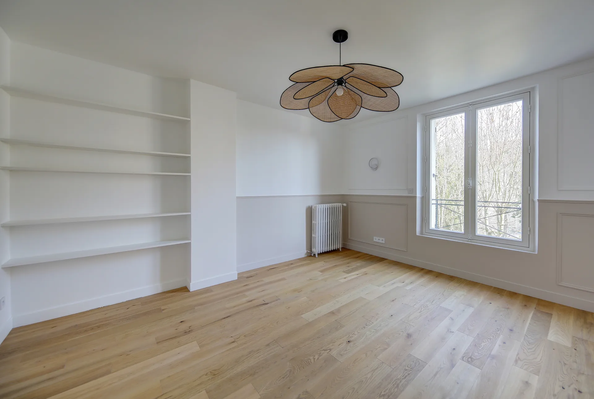 A vendre dans le centre de Saint Germain en Laye près des commerces et du RER un hotêl particulier rénové