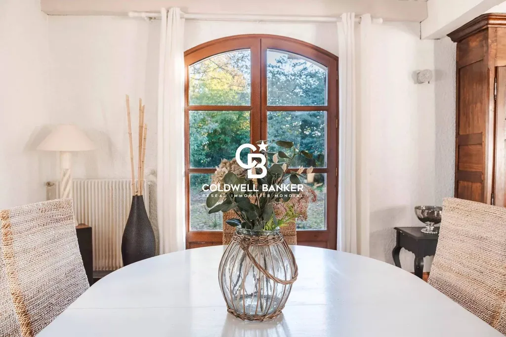 Maison à vendre à Le Haillan – parc arboré, vaste séjour cathédrale et 4 chambres