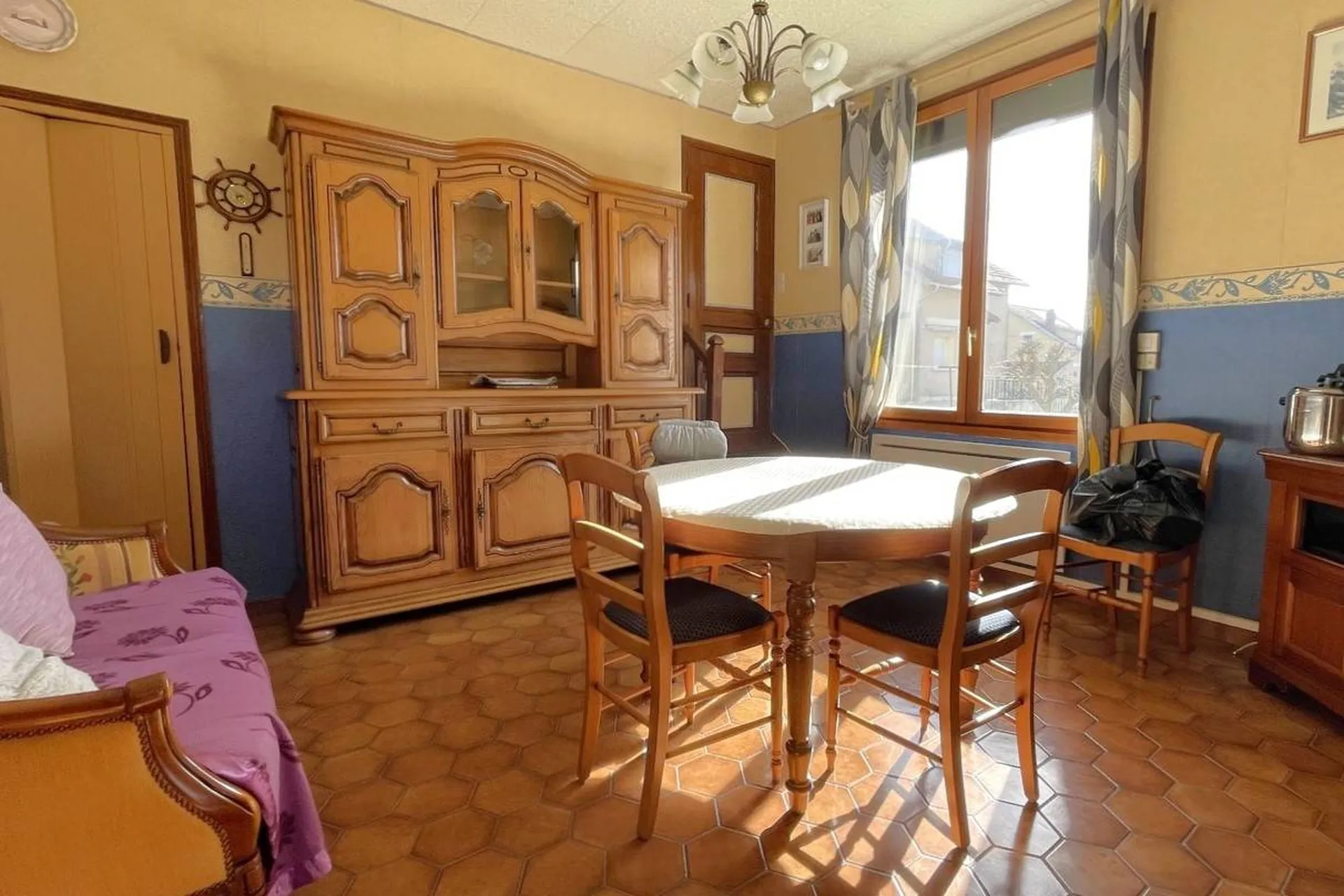 Maison mitoyenne située à Arques-La-Bataille, d’une superficie habitable de 81,24 m², bâtie sur son terrain de 410 m², Seine Maritime, 76