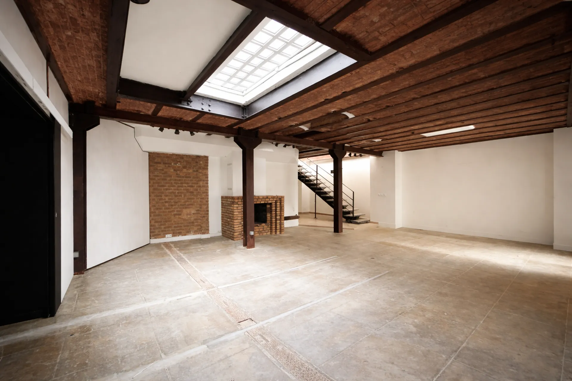 appartement au charme industriel, esprit loft aux beaux volumes 