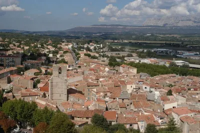 Taxi Aix en Provence Gare TGV Aéroport Marseille Marignane tarif pour Trets