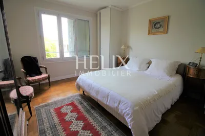 Vous voulez vivre dans le quartier forêt de Saint Germain en  Laye, nous vous proposons un appartement dans la résidence du Parc de Noailles avec une place de parking