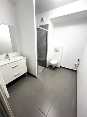 En exclusivité t2 13004 44 m2 terasse et parking 