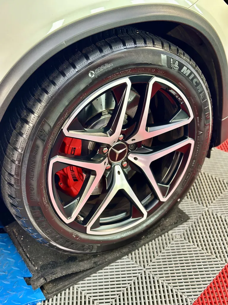 Traitement céramique auto lyon protection carrosserie Mercedes GLC 63 AMG