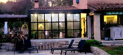 Pose film solaire bâtiment à grasse 06