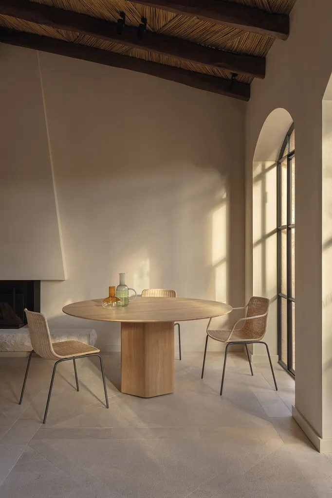 Table de salle à manger haut de gamme pour maison à Andernos
