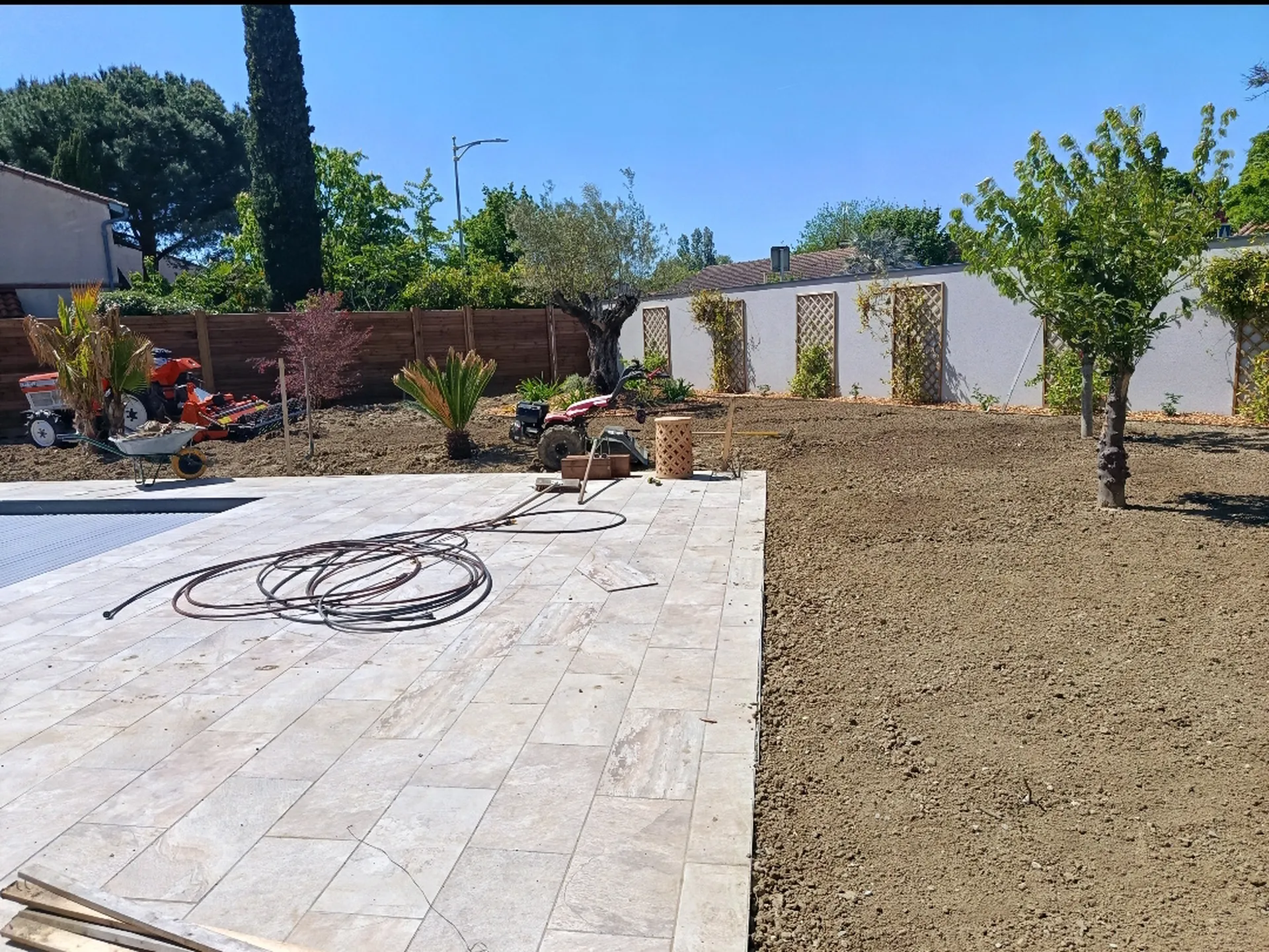 Arrosage intégré sur programmateur avec économie d'eau pour gazon et plantation à Tournefeuille proche de Colomiers.