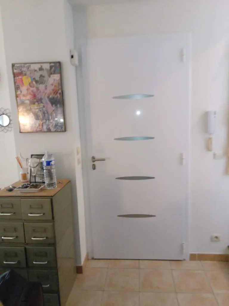 Porte d'entrée en aluminium sur mesure à Cogolin 