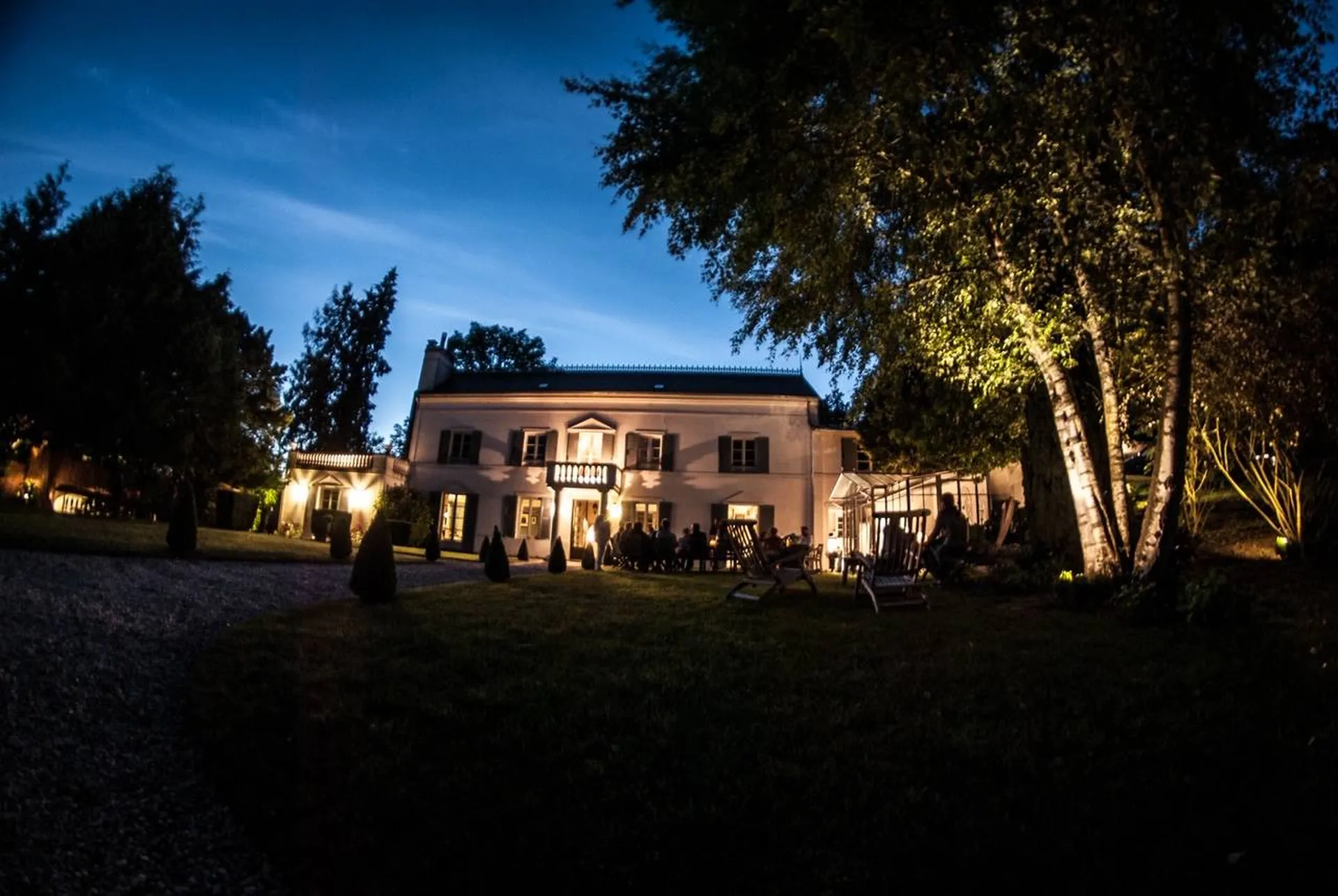 A vendre, centre ville de Lisieux avec 2500 m² de jardin