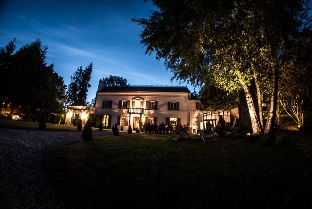 A vendre, centre ville de Lisieux avec 2500 m² de jardin