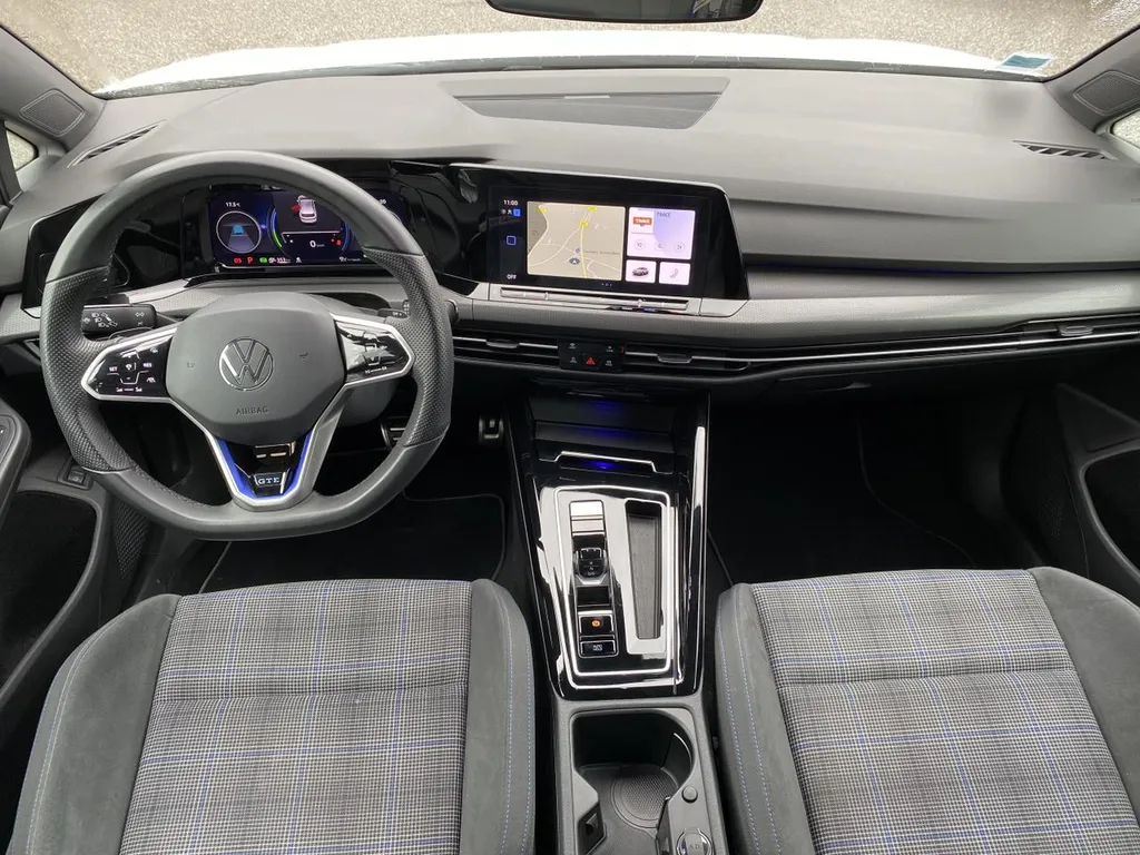 Volkswagen Golf GTE d'occasion à vendre près du Havre : Hybride Rechargeable performante disponible chez votre concessionnaire normand