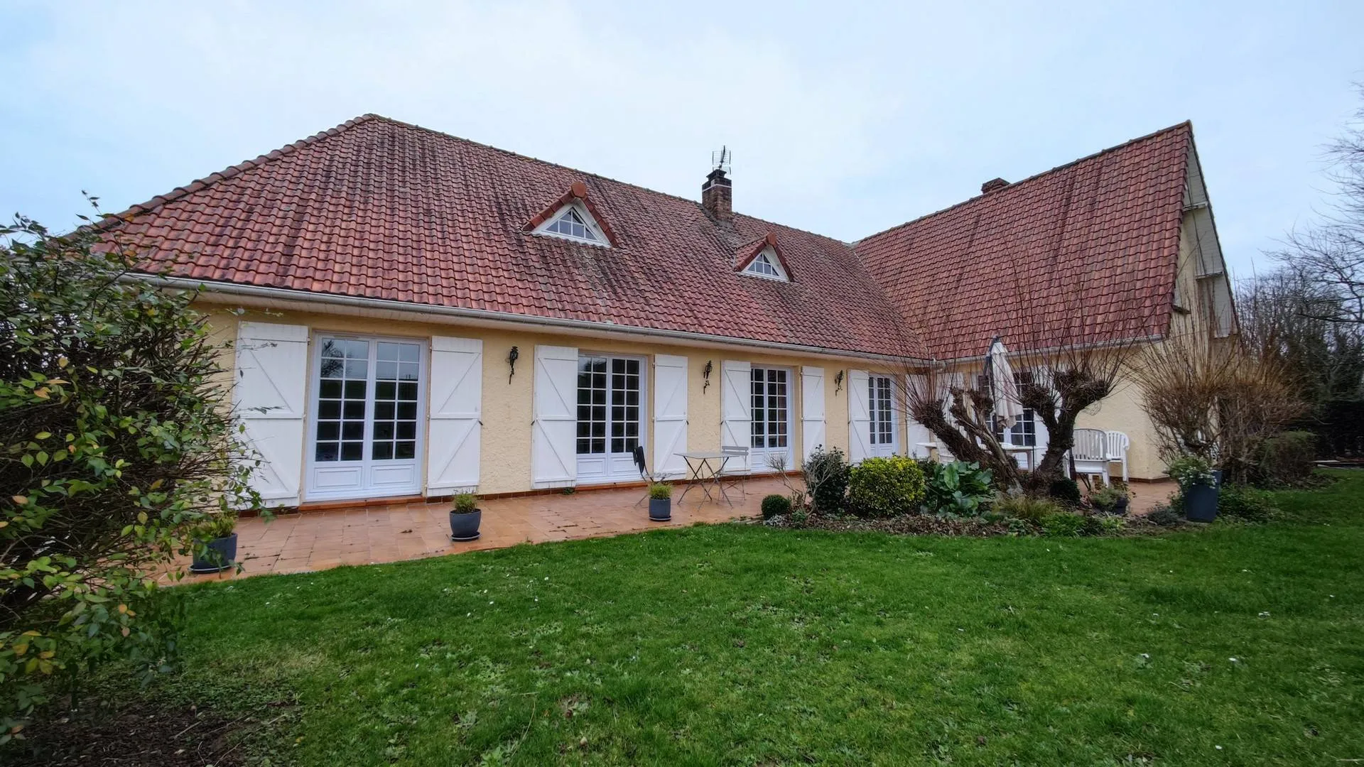 Vend propriété de 155 m² avec 5 chambres