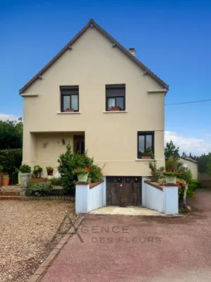 À vendre maison de 110 m² sur un terrain de 1024 m² située sur la commune de Cléon