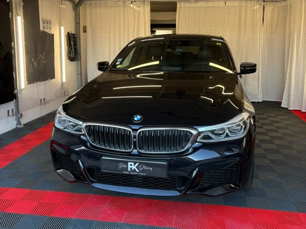 Préparation complète et polissage One Step de la carrosserie d'un véhicule premium BMW en Moselle