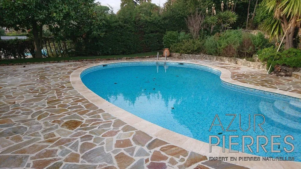carrelage en quartz contour de piscine 
