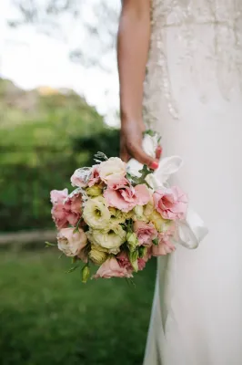 bridal bouquet for bride in hotel in south of france