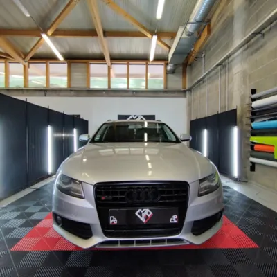 Pose de vitres teintées 5% Panthera sur 3/4 arrière Audi A4 Break à Clermont-Ferrand