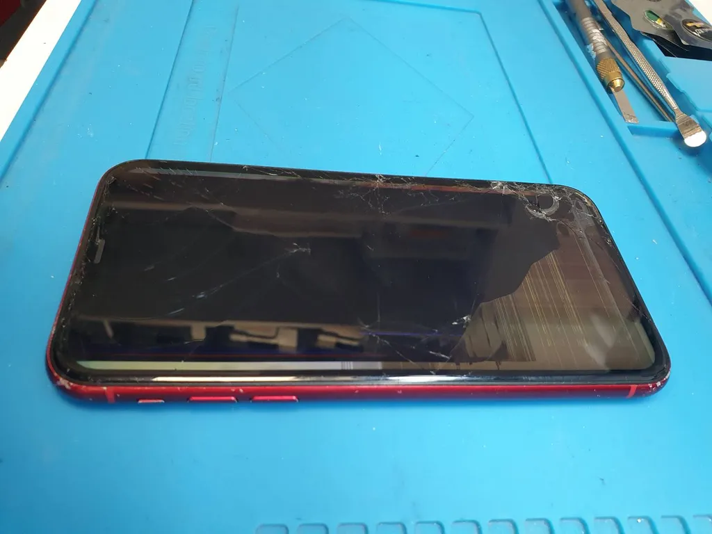 REMPLACEMENT D'UN ÉCRAN SUR IPHONE 11 OLED, À PLAISANCE DU TOUCH DANS LE 31