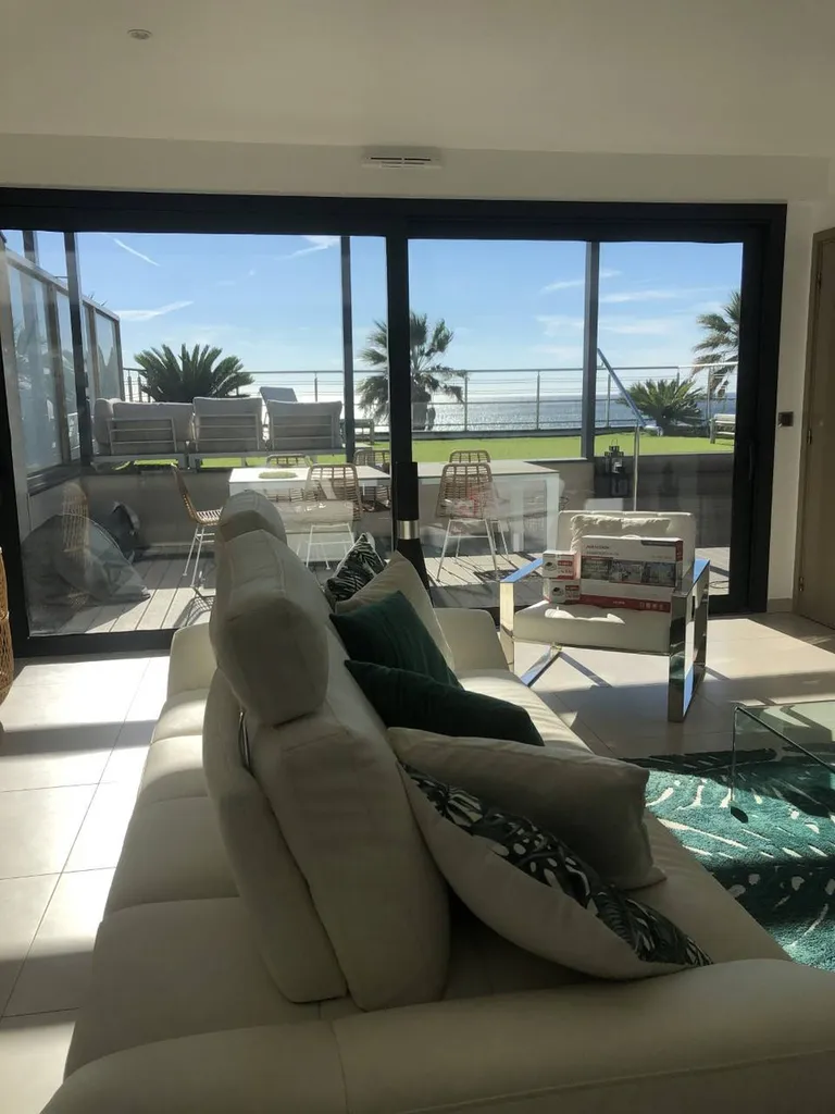 Video surveillance sur téléphone portable pour votre appartement à Sanary sur mer