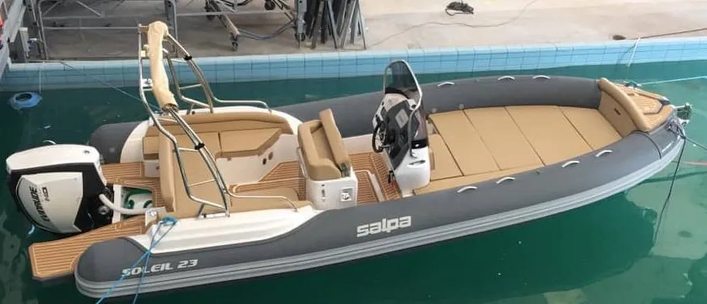 Bateau à moteur semi-rigide Soleil 23 neuf à vendre à Toulon dans le Var