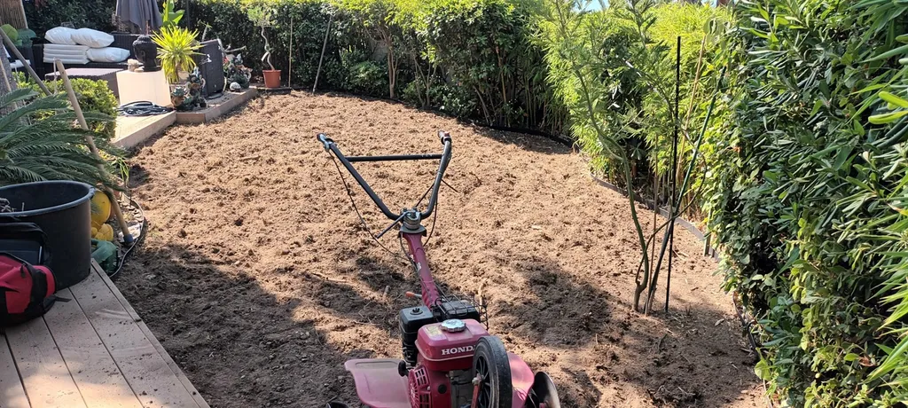 pose plaque pelouse cassis