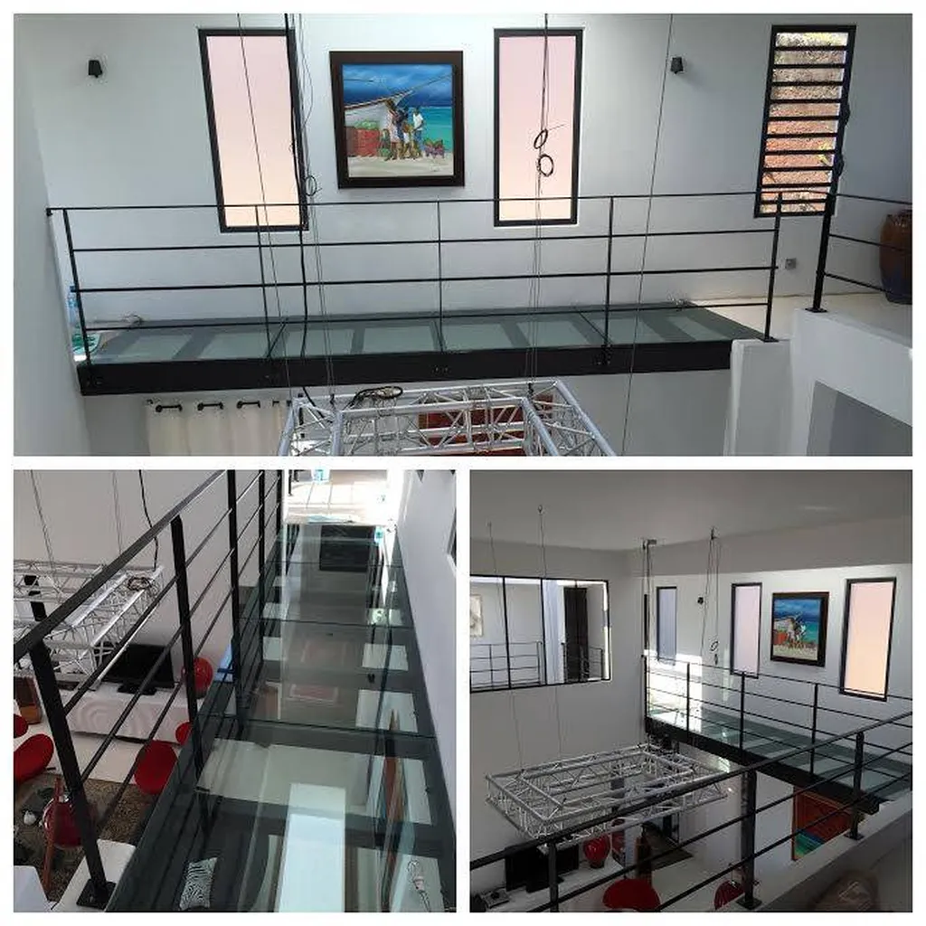 SOLS DE TOUTE LA VILLA EN BETON CIRE TERRE DU MONDE DANS VILLA CONTEMPORAINE A TAHITI