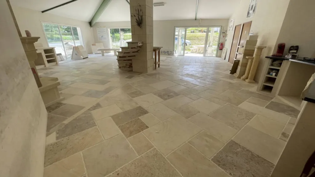 Spécialistes en pierre naturelle de qualité au meilleur prix : extérieur, intérieur, parement, margelle, travertin, carrelage...